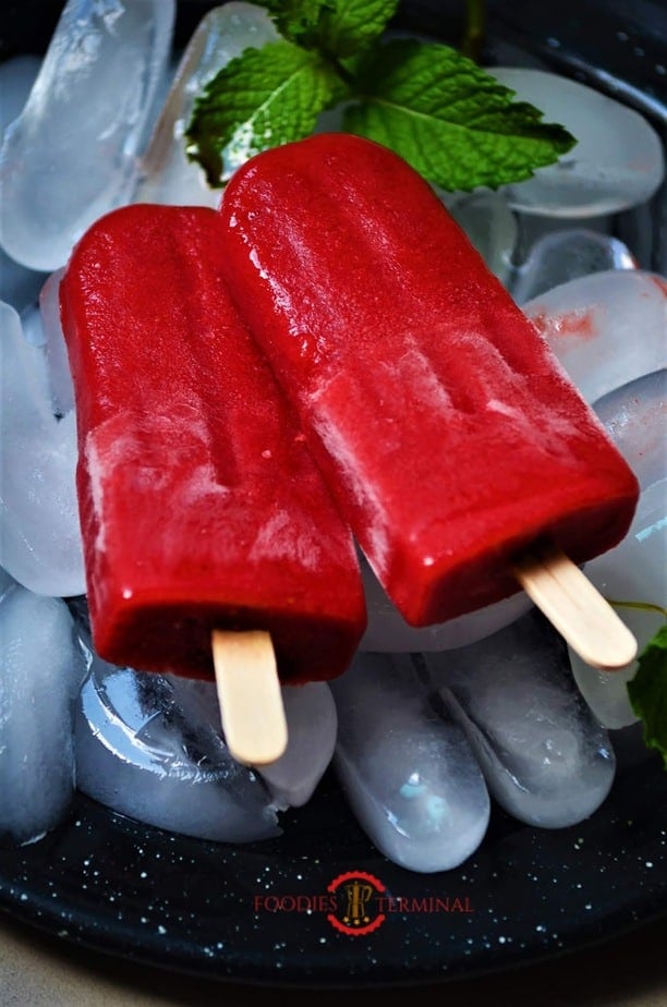 Strawberry Popsicles Ready to serve