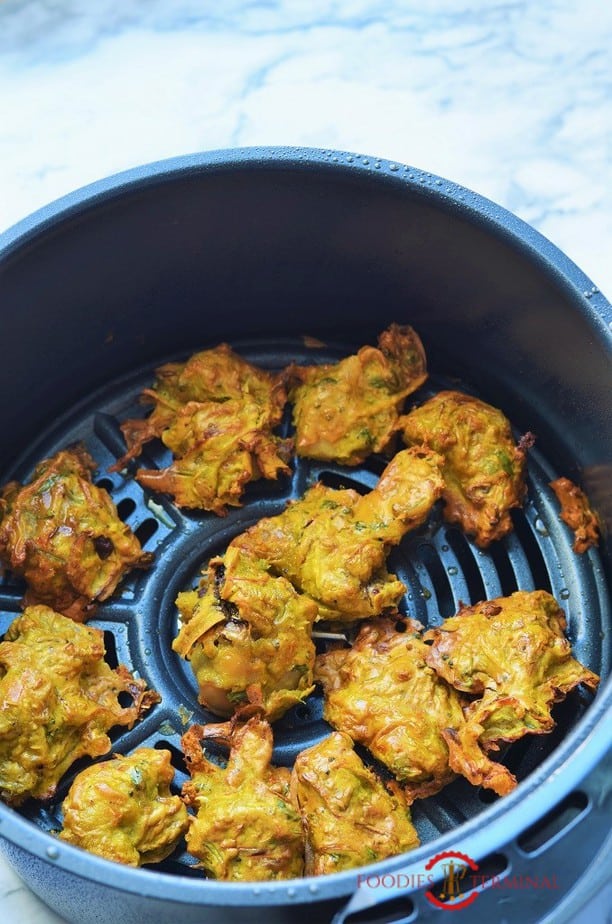 Chicken pakora in air fryer basket