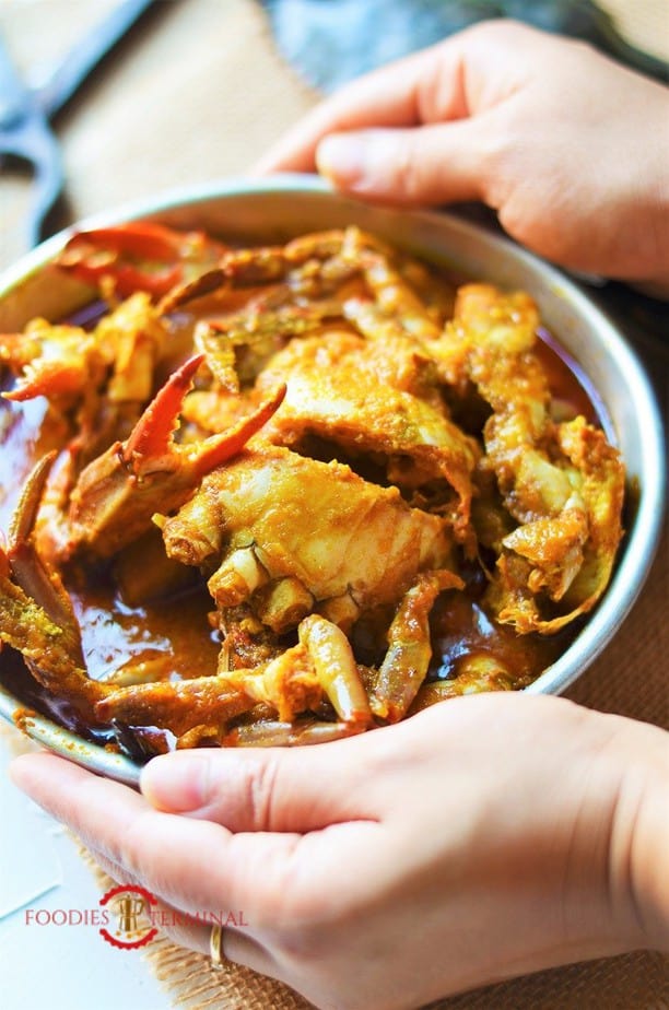 Kakrar jhal is the best bengali crab curry served hot