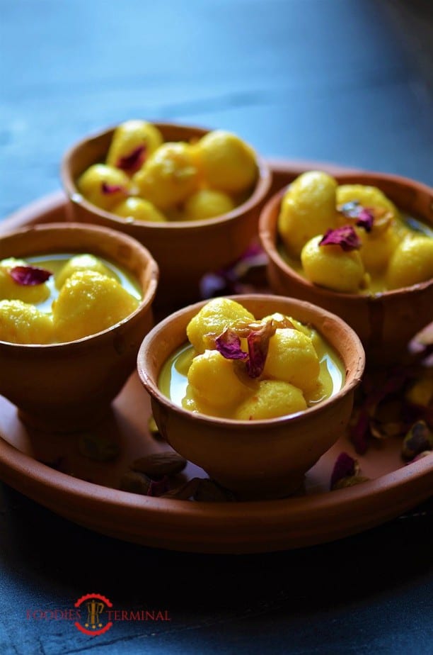 Angoori Rasmalai in teracotta pots