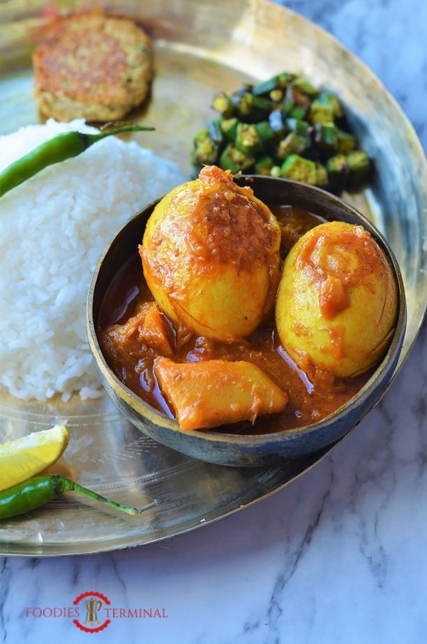 Dimer Dalna served in bengali style.