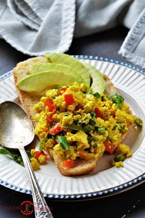 Easy Tofu Scramble with Nutritional Yeast » Foodies Terminal