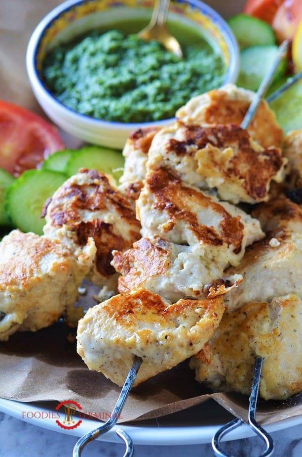 chicken reshmi kabab recipe served with cilantro chutney