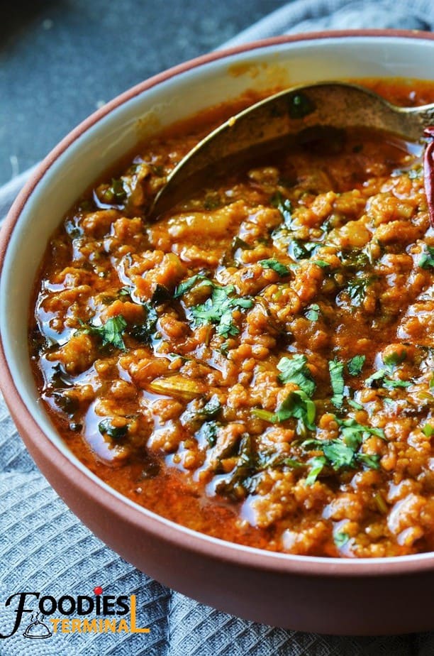 Indian chicken keema bhuna with little curry sauce