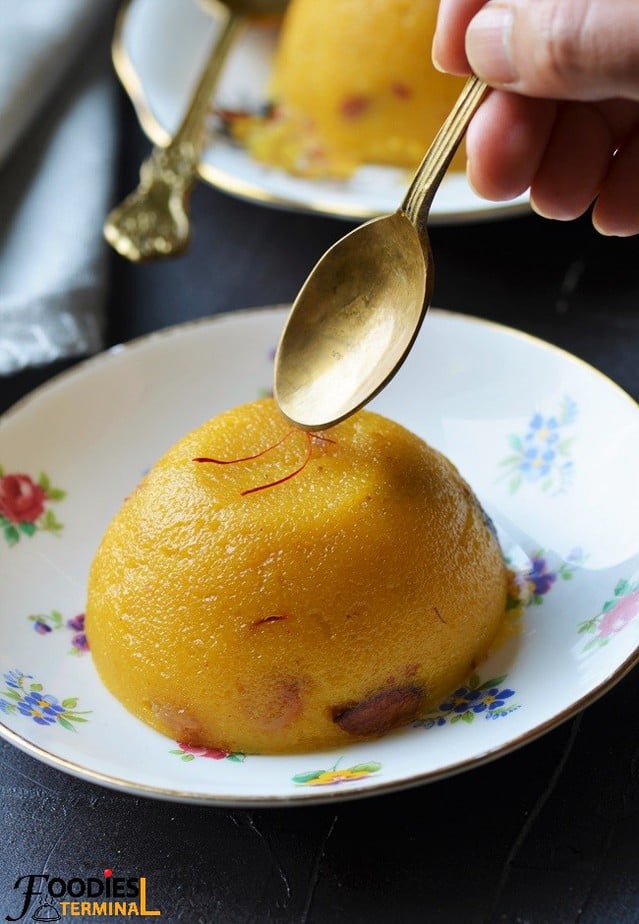 Mango sheera recipe with sooji garnished with saffron