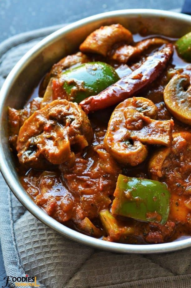 https://foodiesterminal.com/wp-content/uploads/2019/10/kadai-mushroom-recipe-restaurant-style-1-1-679x1024.jpg