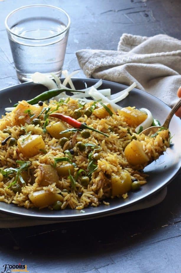Aloo matar pulav with green peas potao & Basmati rice made in cooker