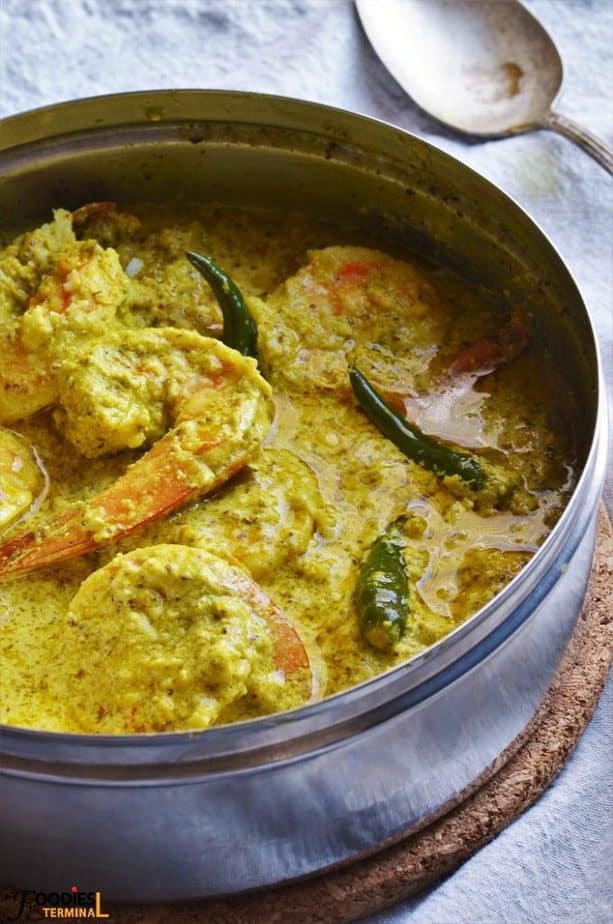 Bengali style Chingri Bhapa with coconut & prawns