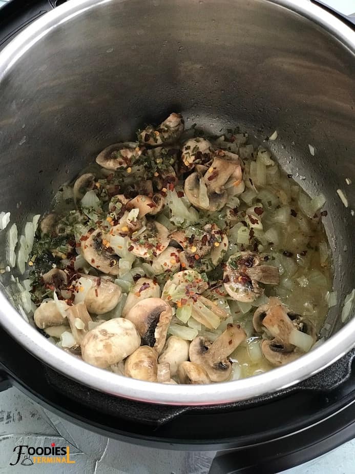 sauteing mushrooms in instant pot for mushroom rice pilaf