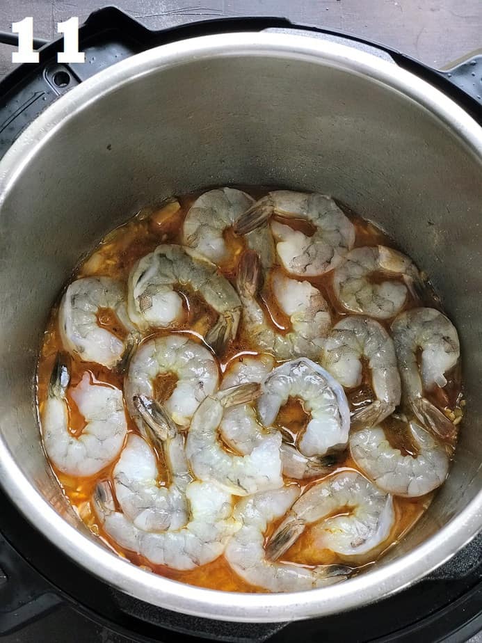 layering shrimps in a single layer on the rice in instant pot