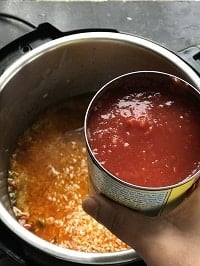layering tomatoes on top of rice in instant pot