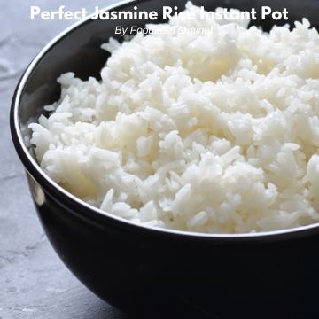 Instant pot white jasmine rice in a black bowl