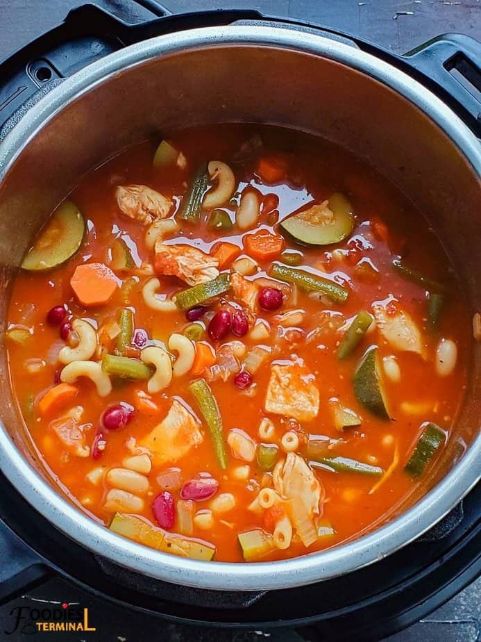 hearty chicken minestrone soup in instant pot