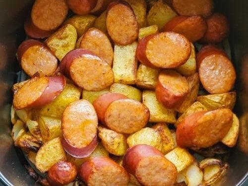 https://foodiesterminal.com/wp-content/uploads/2022/05/air-fryer-sausage-and-potatoes-recipe-500x375.jpg