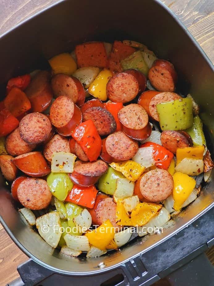 sausage and peppers in air fryer basket